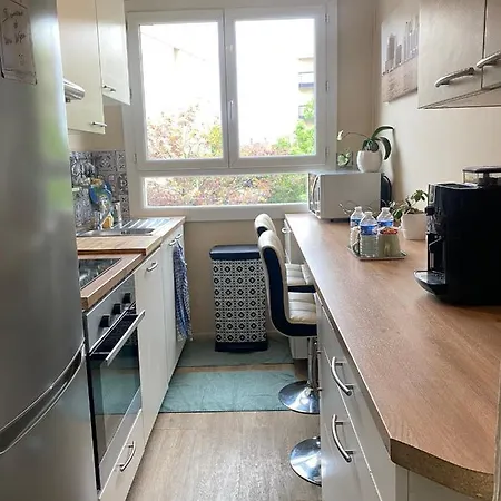 Superbe Au Calme Avec Parking Gratuit. Apartment