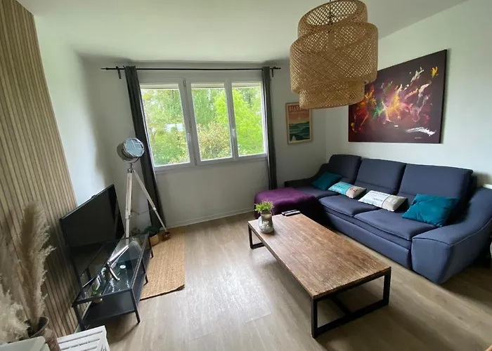 Superbe Au Calme Avec Parking Gratuit. *