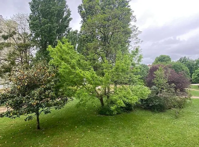 Superbe Au Calme Avec Parking Gratuit. * Mérignac